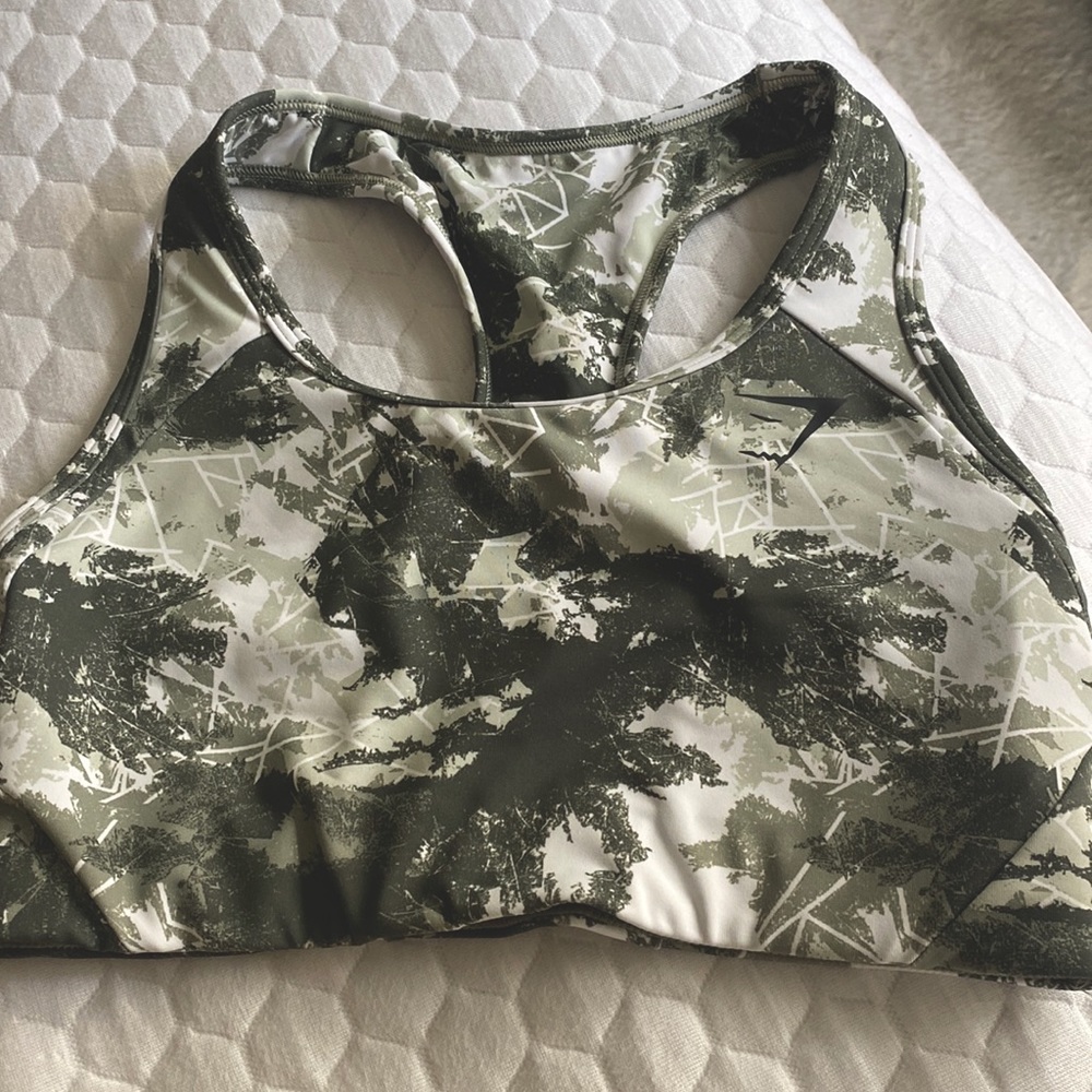 Gym shark sports bra size medium